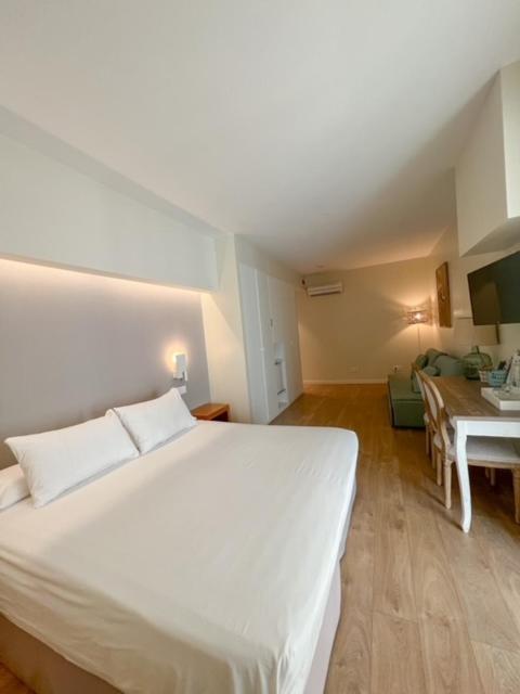 Hotel & Apartaments Thalassa Sport & Spa Roses Zewnętrze zdjęcie