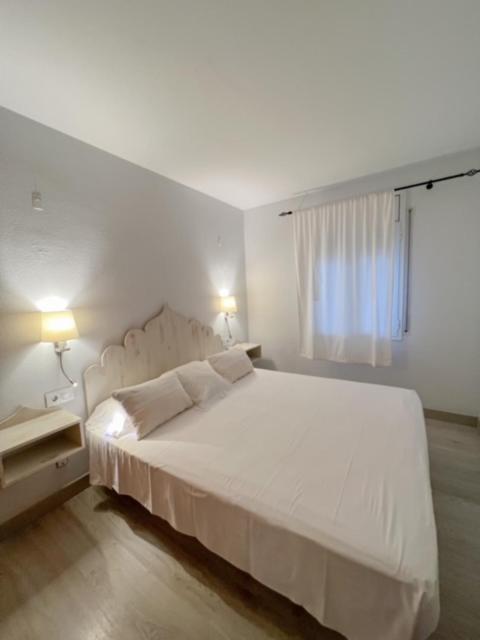 Hotel & Apartaments Thalassa Sport & Spa Roses Zewnętrze zdjęcie