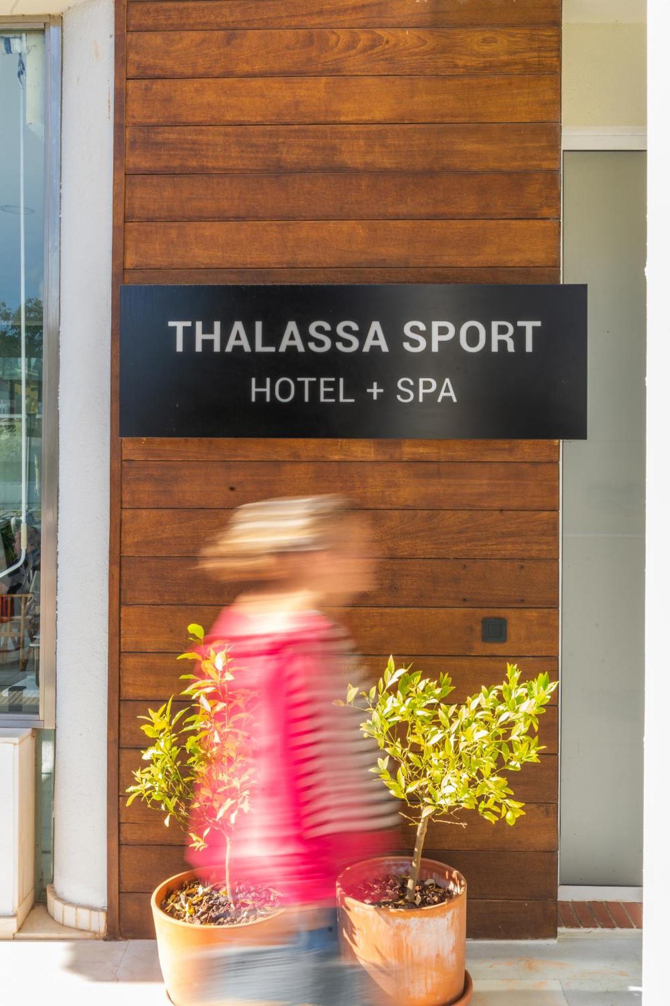Hotel & Apartaments Thalassa Sport & Spa Roses Zewnętrze zdjęcie