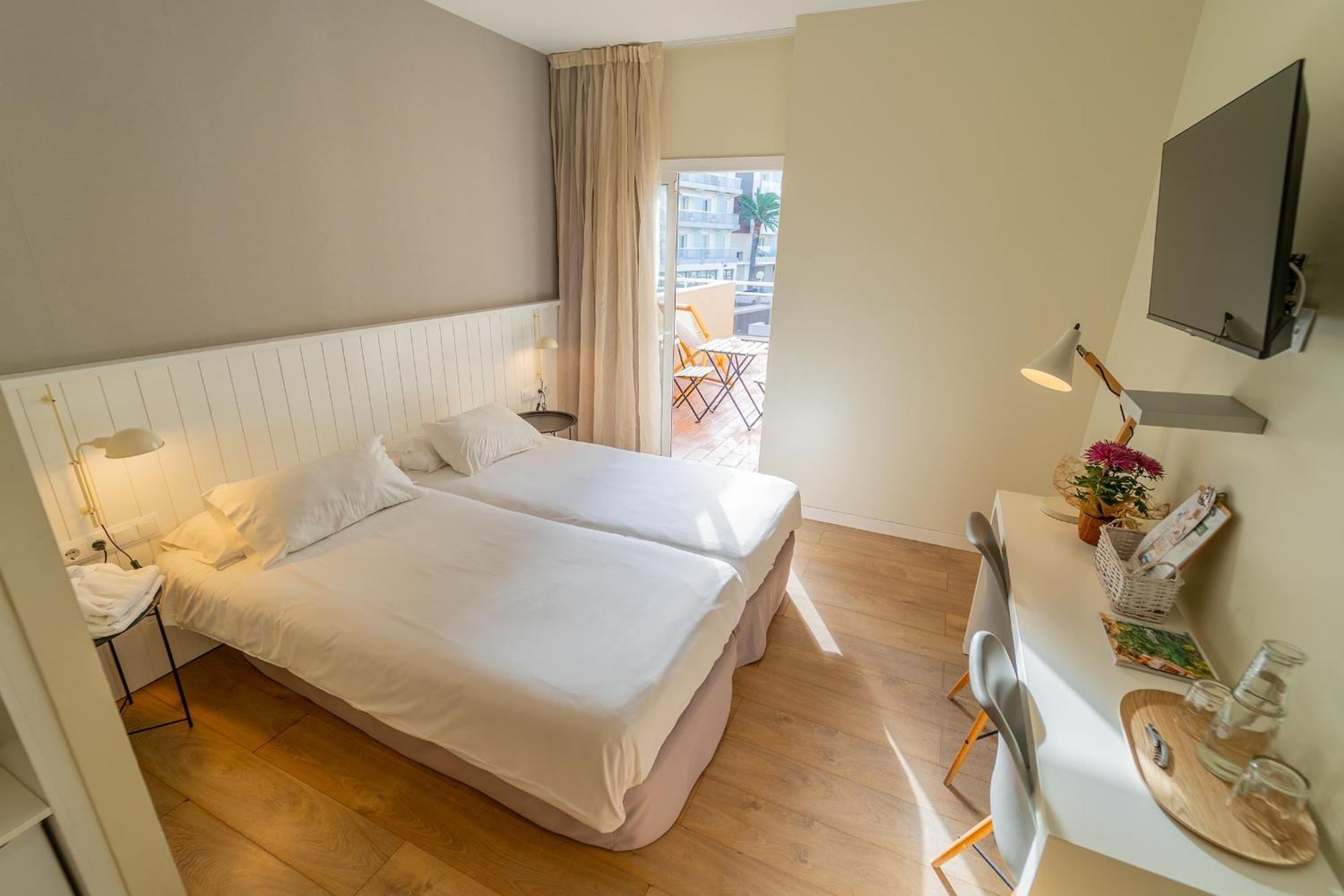 Hotel & Apartaments Thalassa Sport & Spa Roses Zewnętrze zdjęcie